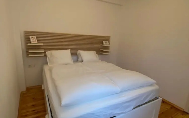 Modern, Centrally Located Apartment