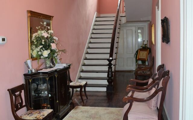 1872 John Denham House Bed and Breakfast