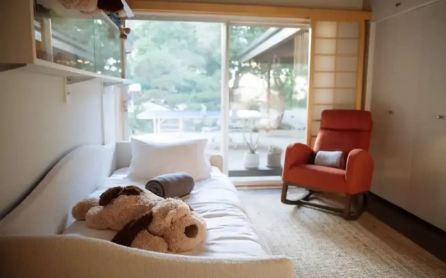 Zen Mountain Getaway w a Pool Hot Tub 5 Beds