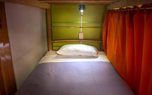 Mercaderes Backpackers