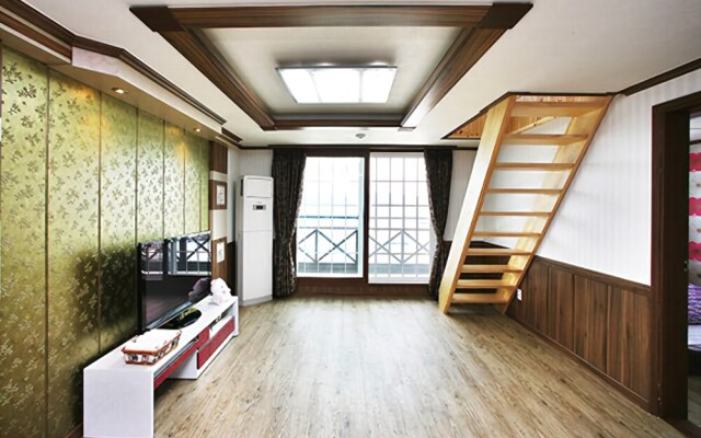 Tongyeong Blue Marine Pension