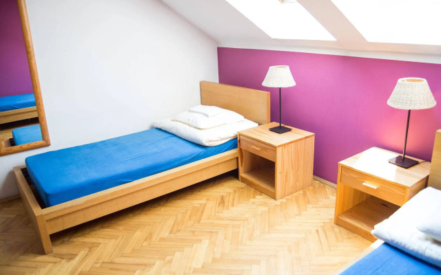 Dizzy Daisy Hostel