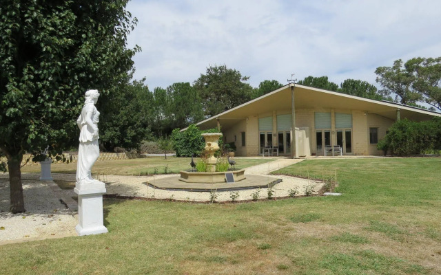 The Gatehouse at Villa Raedward