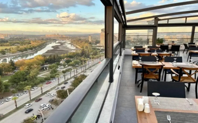 Turkmen Riverside Hotel