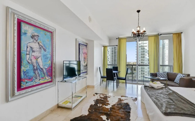 Posh Studio in Brickell by Sonder