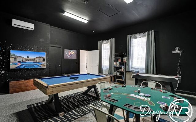 8-BR with Pool & Mini-golf & Soccer