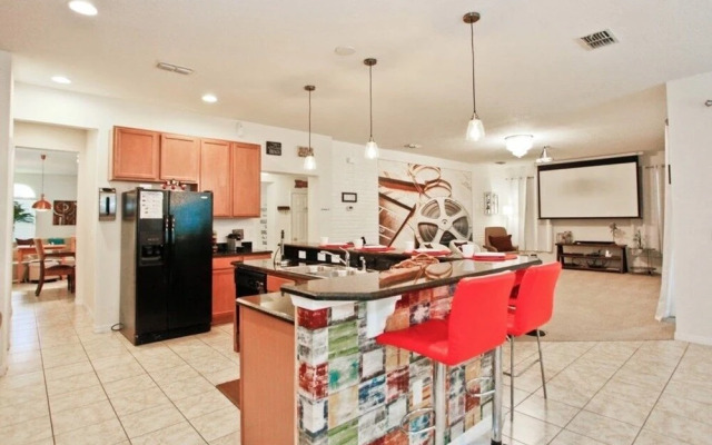 241 Las Fuentes Drive 6 Bedroom Home by Redawning