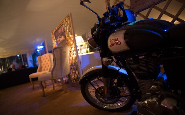 The Grand Folly Hotel - Glamping