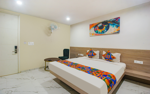 Fabhotel Ssr Fern Suites