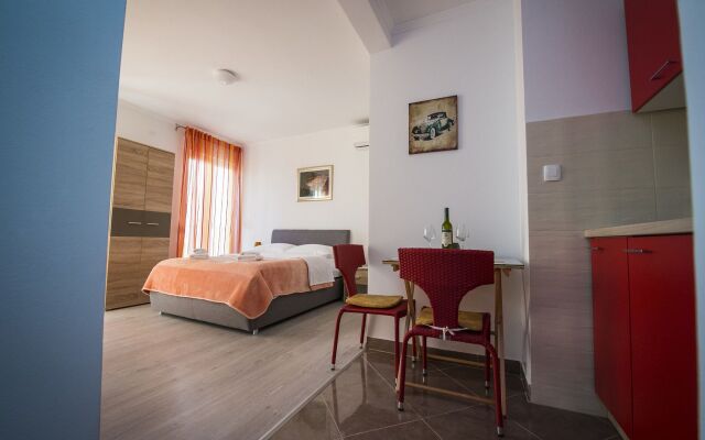 Studio apartment Mar - with view: SA3-Red Split, Riviera Split