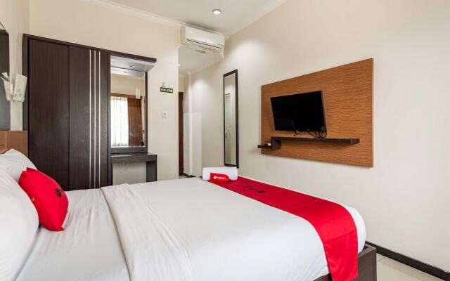 Hasanah Guesthouse by RedDoorz