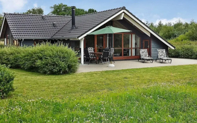6 Person Holiday Home in Ansager