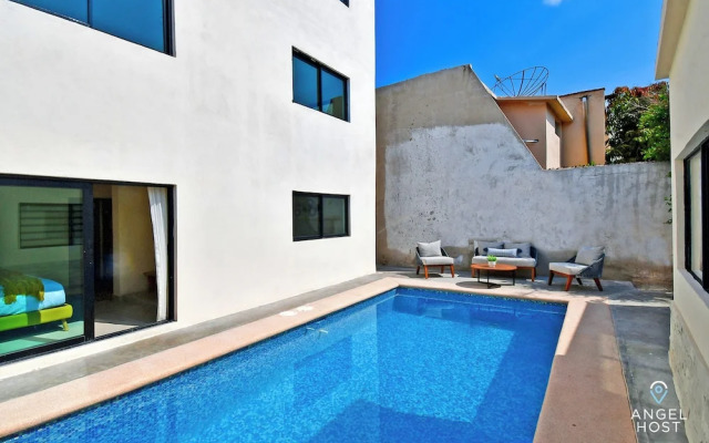 Cozy Stay with onsite Pool Near Malecon