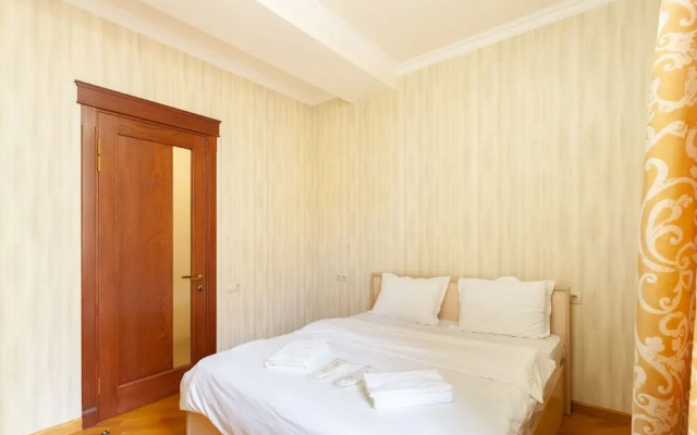 Stay Inn on Buzand 13