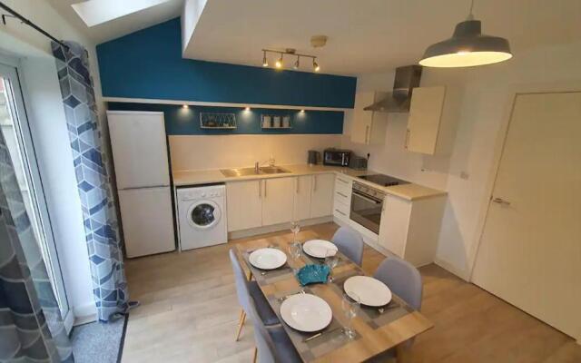 Rest&Recharge @ Robert Hall House by MediaCity (3-Bedroom, 2.5 Bathrooms, Free Parking)