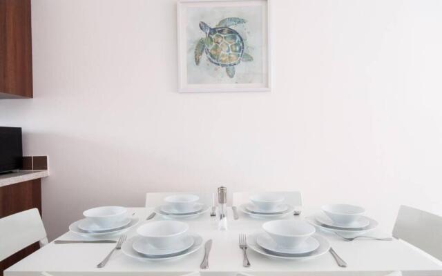*NEW* Central Derby Apt, with Parking - Sleeps 6