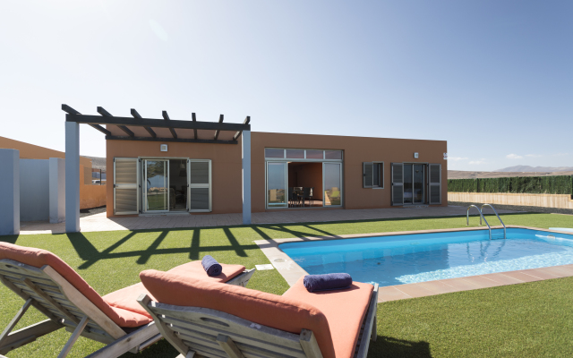 Villas Caleta Beach & Golf