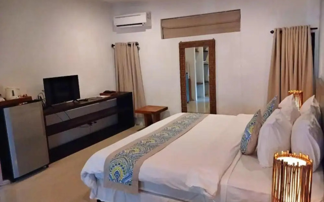 Scallywags Beach Club