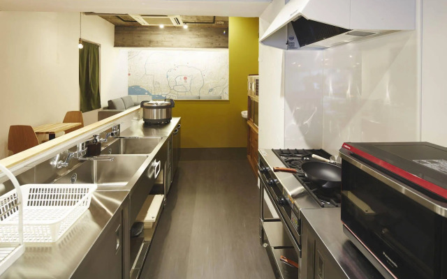 IRORI Nihonbashi Hostel and Kitchen