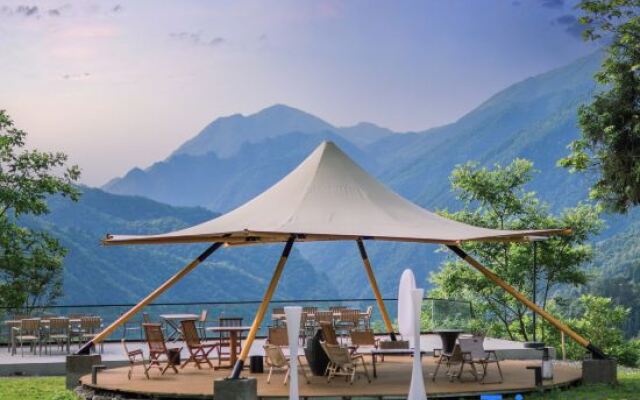 Yunfu Banshan Holiday Homestay