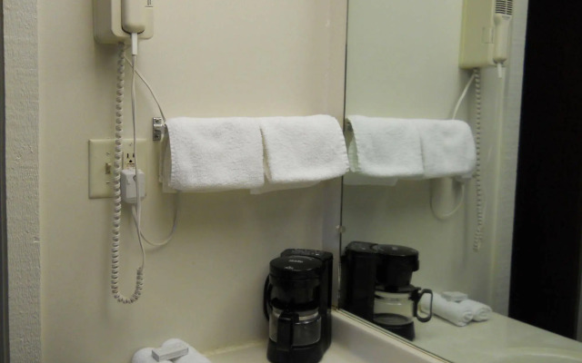 Value Inn Milwaukee Airport South