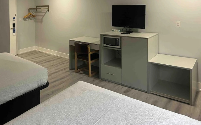 Motel 6 – Cornwall, ON