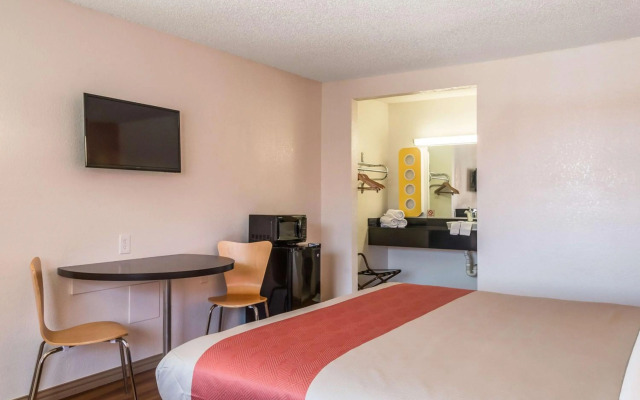 Motel 6 Mesquite, TX - Rodeo - Convention Ctr