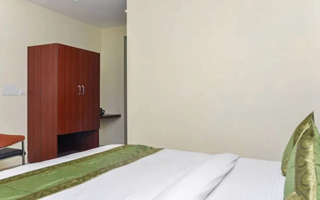 OYO 12074 Vikrant's Residency