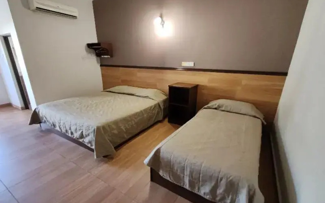 Lumut Villa Inn Homestay