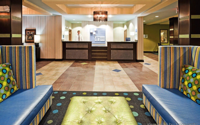 Holiday Inn Express & Suites Salem by IHG