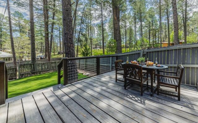 Rustic Pines Retreat