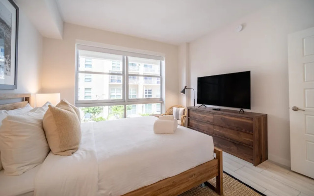 Tucker at Palmer Dadeland Miami