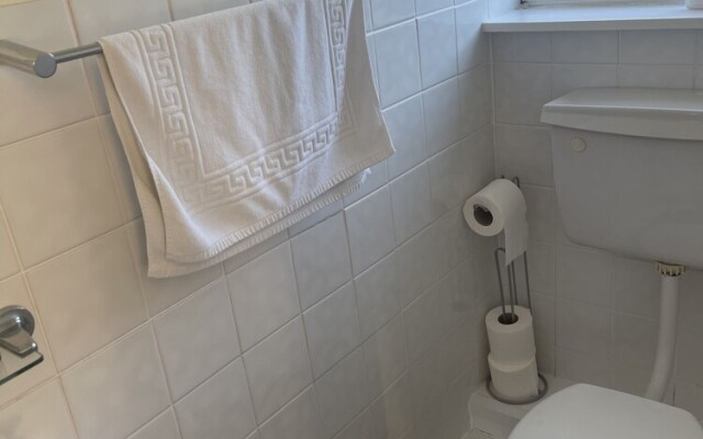 Stunning 8-bed Apartment in Bacton