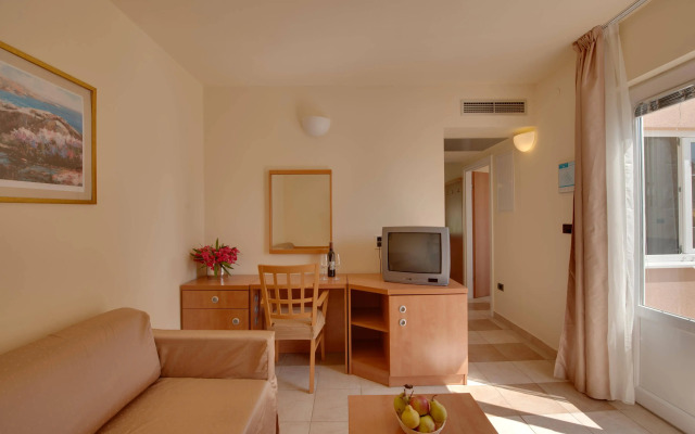 Maistra Select Amarin Resort