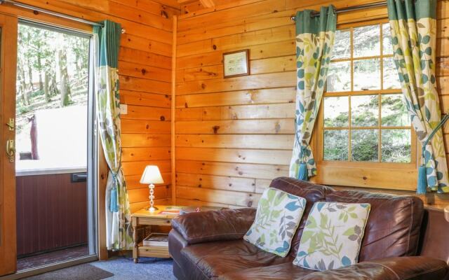 Hollies Lodge