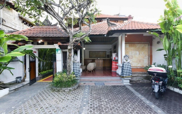 RedDoorz near Tanjung Benoa Beach