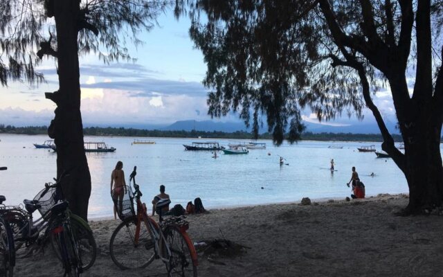 Gili Turtle Beach Resort