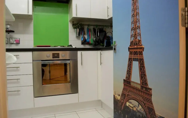 1 Bedroom Apartment in Vauxhall With a Balcony