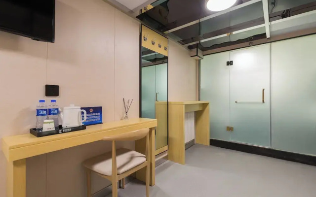 DequanHotel ShifoyingSubwayStationBranch