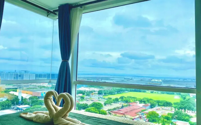 Hotel near Airport Mall of Asia PICC WTC