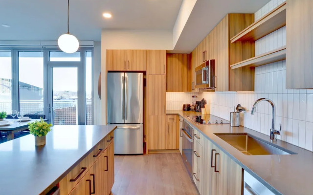 Prime Metro Proximity Condo at Clarendon