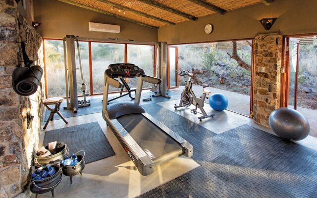 Tuningi Safari Lodge