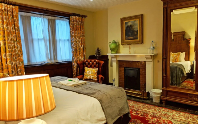 Huntsham Court