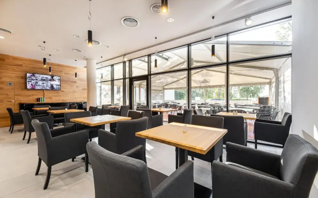 Molo Park Aparthotel