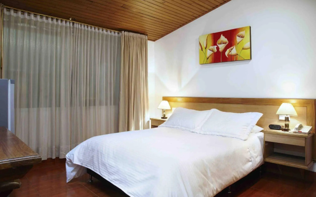 Charlies Place Hotel & Spa