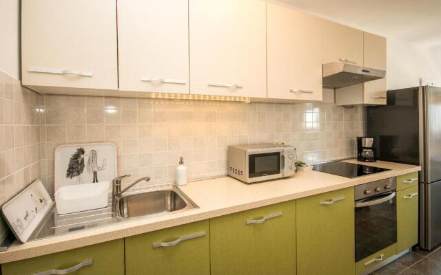 Hendrix Bridge Apartment