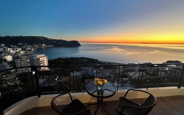 Roomers Himara