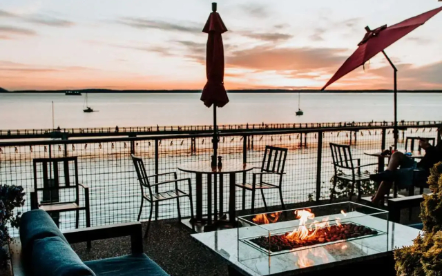 Chrysalis Inn & Spa Bellingham, Curio Collection by Hilton