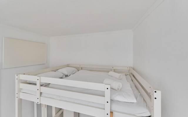 Studio z Antresolą by Renters