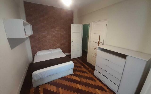 Quarto privativo Praia entre Arpoador e Copacabana